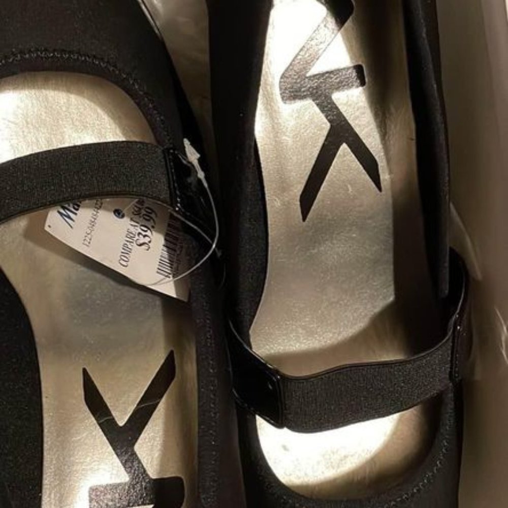 Blk AK Sport Wedge Shoe